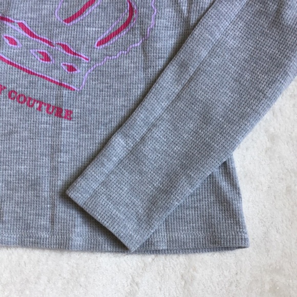 Juicy Couture Grey Waffle Knit Queen Graphic Long Sleeve Scoop Neck Top y2k - Picture 4 of 4